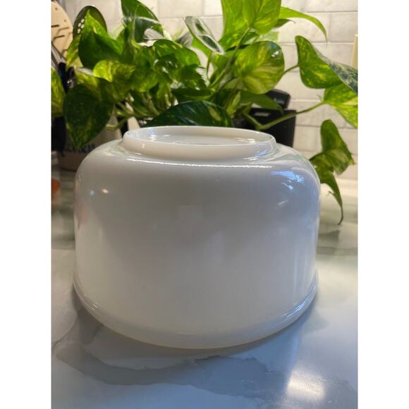 Vintage Milkglass Glassbake Mixing Bowl 8.5" in Diameter - Picture 2 of 7